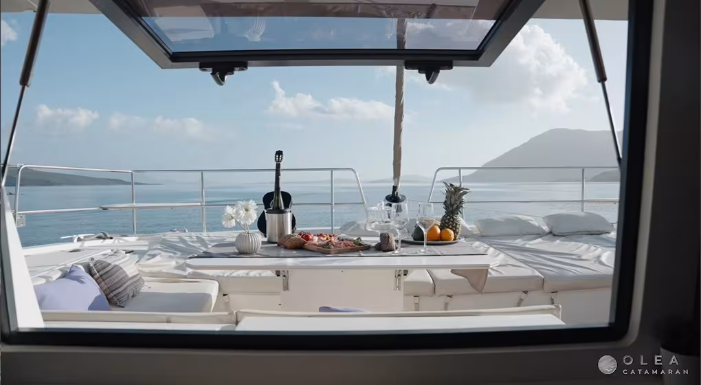 Olea Catamaran diner time